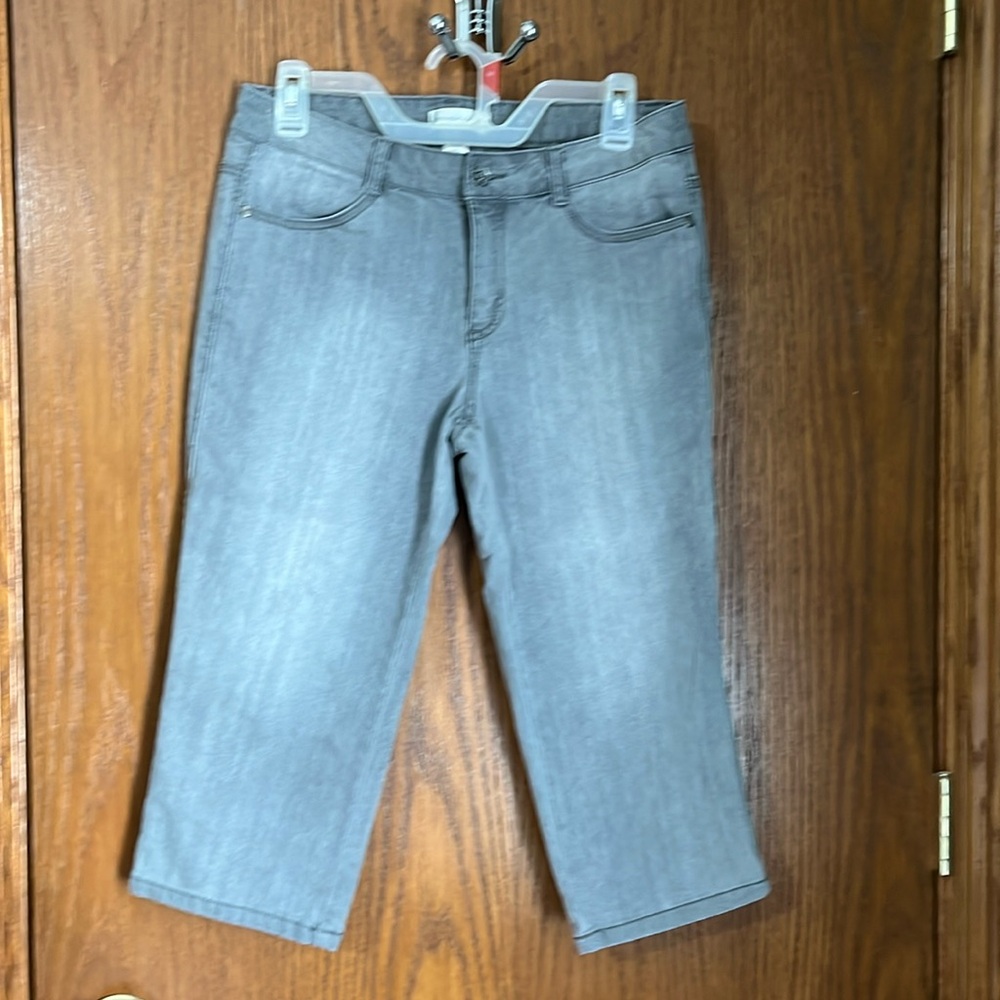 Bundle of women’s capris and one short